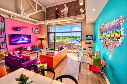 Sandusky House | Radical 80's Getaway! A Blast From The Past!
