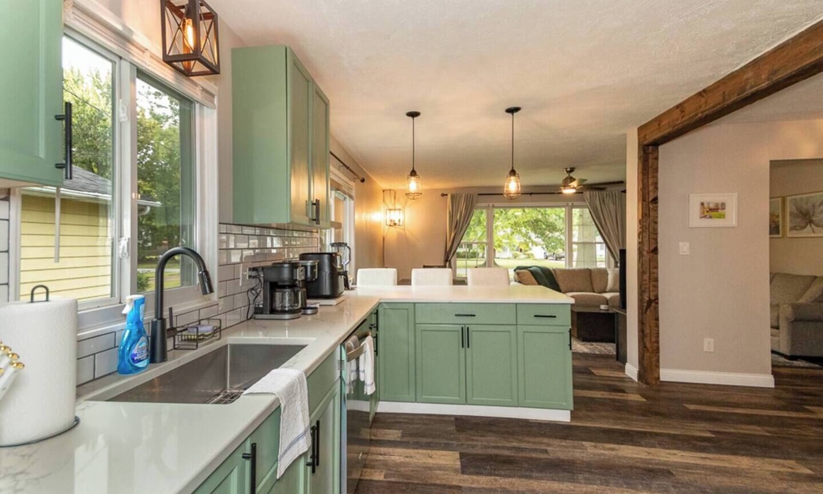 Mentor House | Ranch | Bocce Court | King Bed