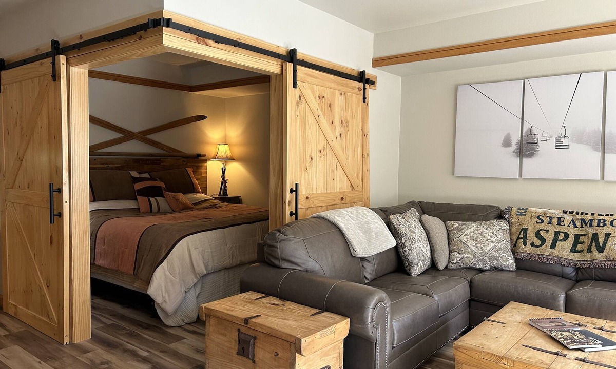 Mountain House Apartment | Recently Renovated Large Studio w/Private Sleeping Area. 100 steps to Peru Lift