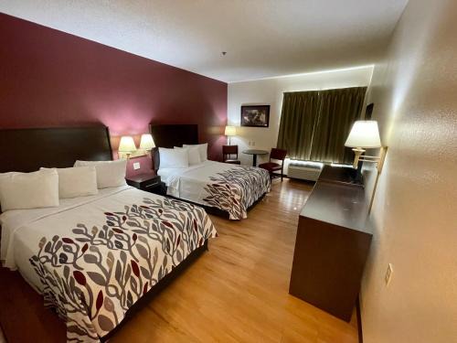 Clyde Hotel | Red Roof Inn Clyde