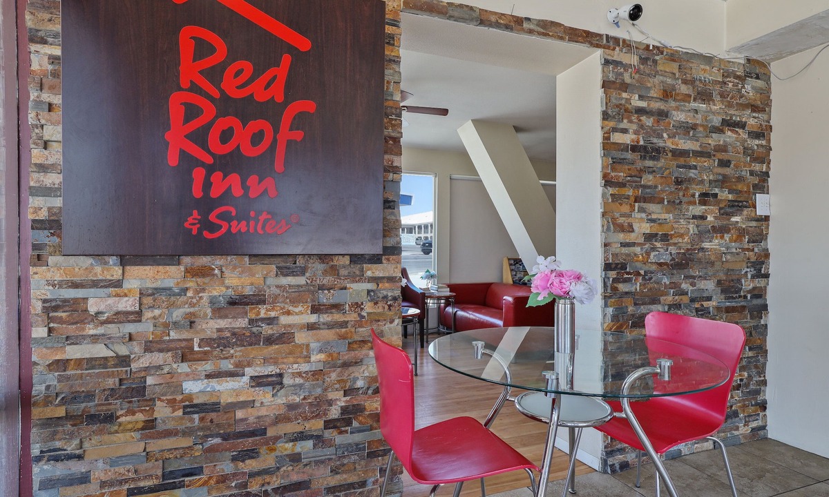 Needles Hotel | Red Roof Inn Needles