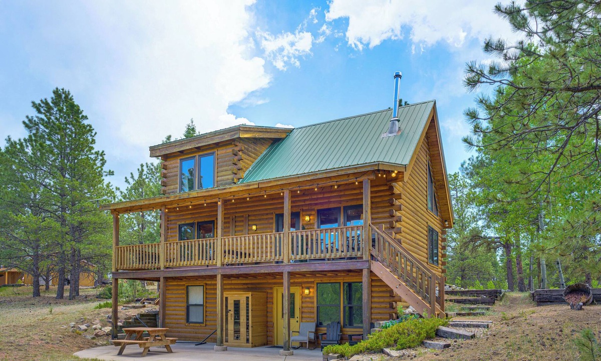 Florissant Cabin | Refined Mountain-View Retreat in Florissant!
