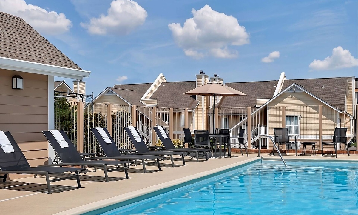Westlake House | Relax and Unwind! Free Parking, Pets Allowed, Minutes to Walker Road Park