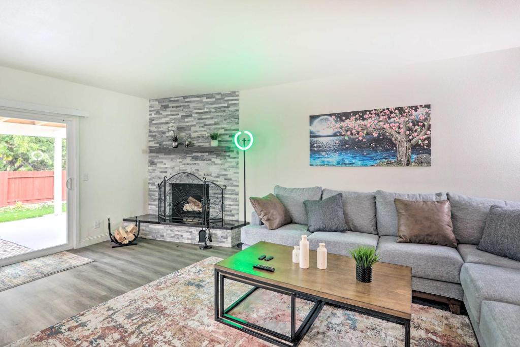 Reno/Tahoe Airport House | Relax Fireside & Play Pool! Home 4 Mi to Dtwn Reno