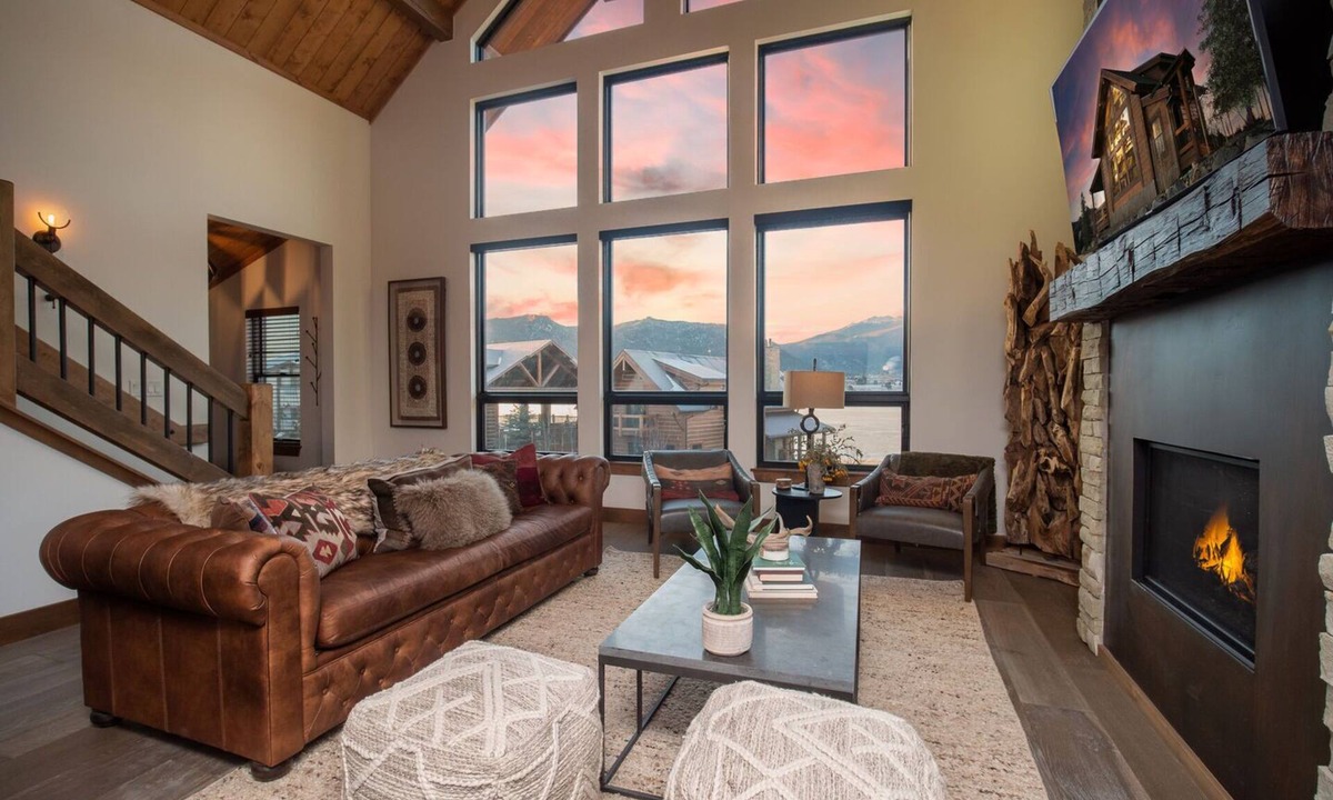Estes Park Cabin | Relax in Luxury - Jacuzzi, Indoor/Outdoor Fireplace