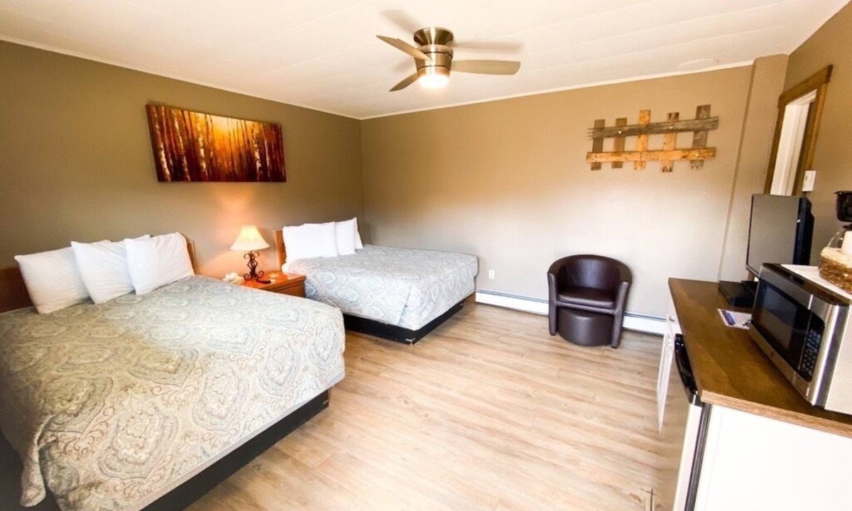 Oak Creek Apartment | Relax in the Mountains – Quiet Lodging Close to Steamboat & Stagecoach