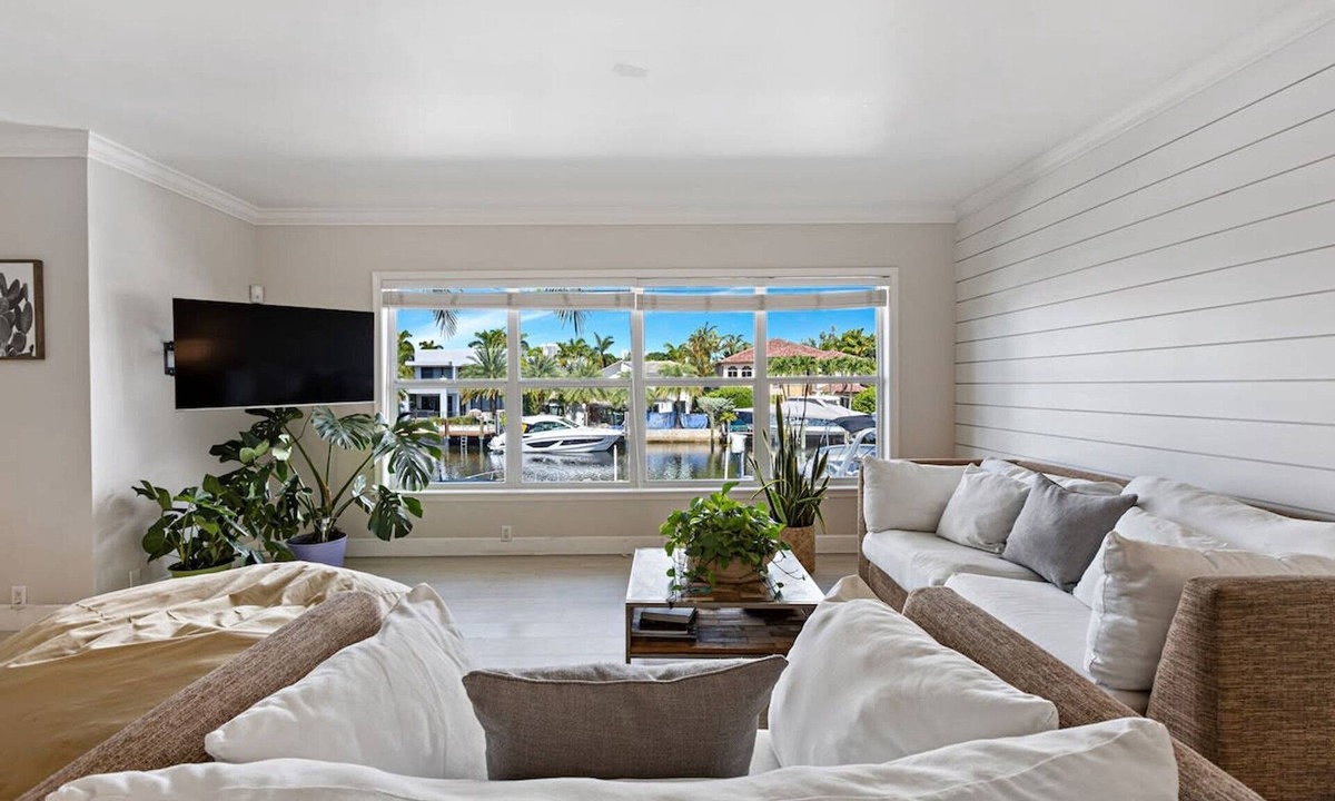 Hendricks and Venice Isles Apartment | Relaxing Beach Apt in las Olas Blvd