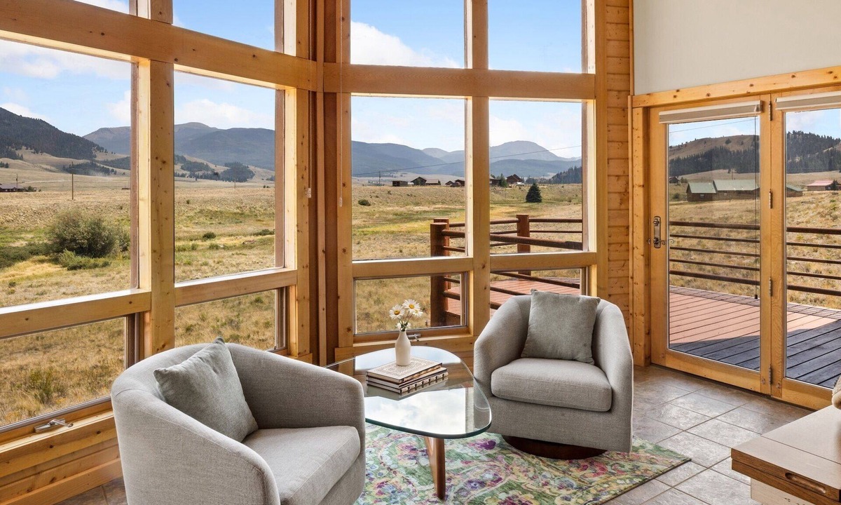 Creede House | Relaxing Mountain Getaway with Scenic Views & Outdoor Space