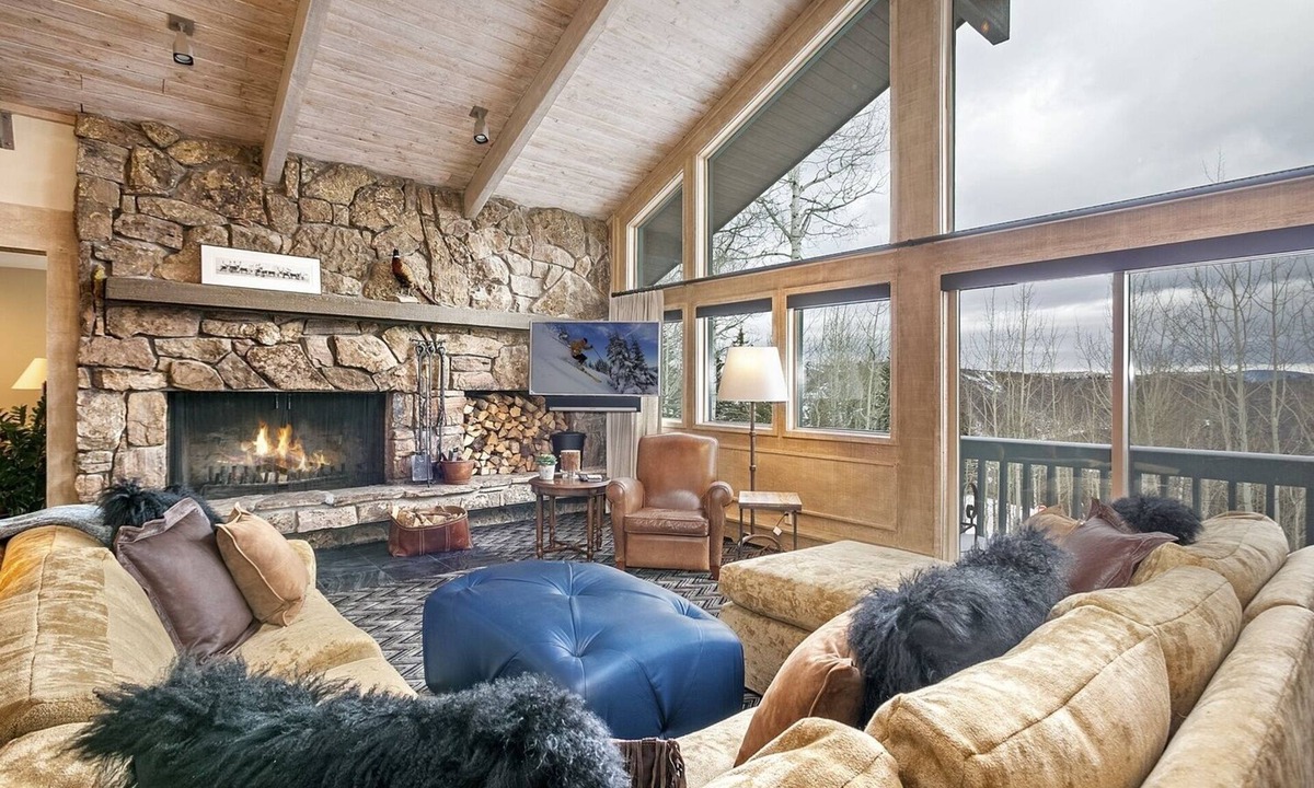 Snowmass Village House | REMINGTON RETREAT - ENTICING with Remarkable Ski Access Convenience!