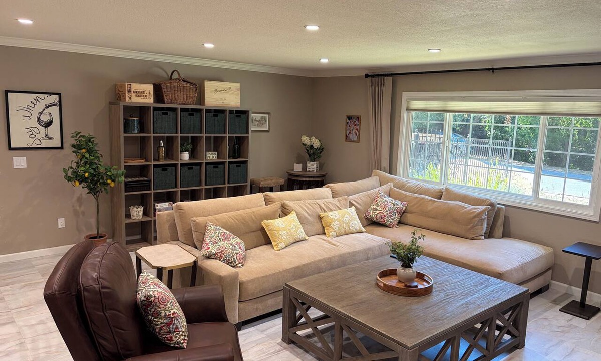 Atascadero House | Remodeled 4BR Retreat - FirePit + Basketball Court
