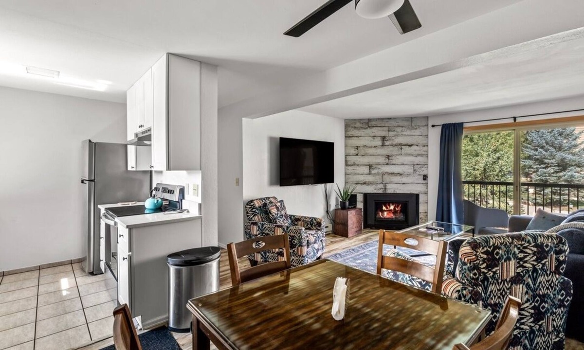 Steamboat Springs Condo | Remodeled Kitchen 2 Bedroom Condo 1/2 Mile from Resort