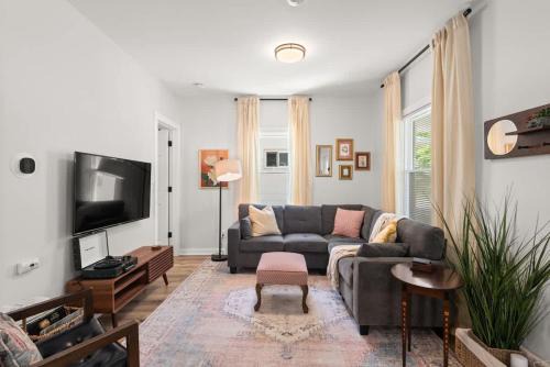 Cleveland House | Renovated and Professionally Designed 3Bed Home
