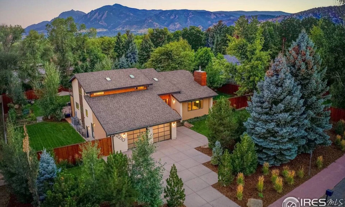 North Boulder Villa | Resort Living: Pool, Hot-Tub, Game Room, near CU