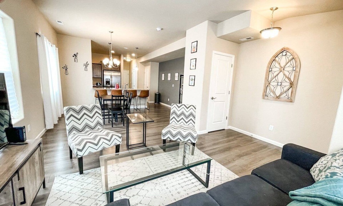Central Colorado Springs House | Resort-Style Townhome | Pool, Hot Tub & Gym Access