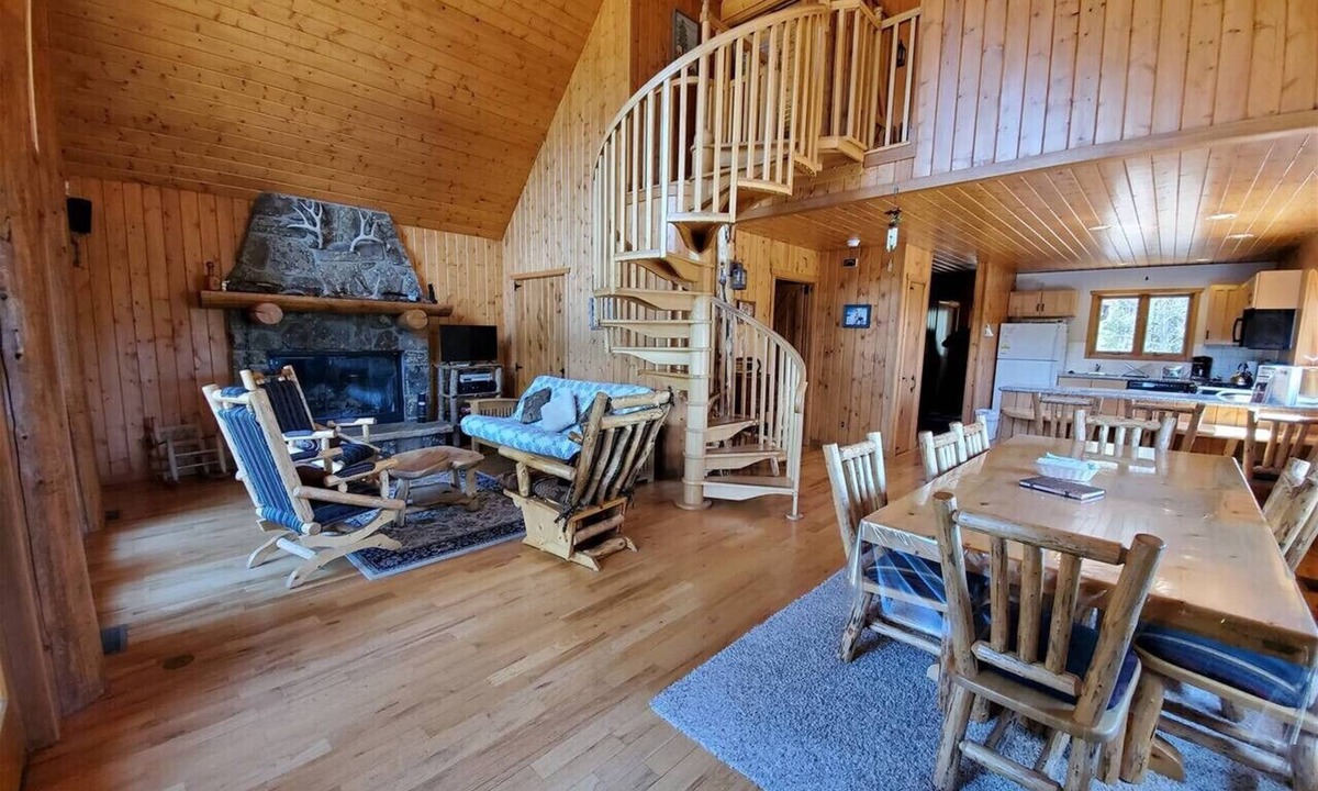 Allenspark House | Ridgeview-Nestled in the heart of wilderness with Acreage!