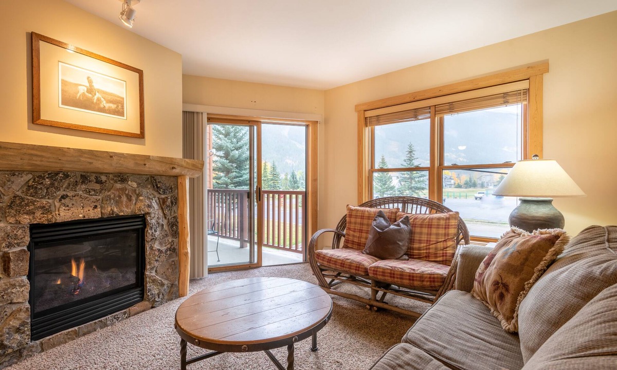 East Village at Copper Condo | Right next to Super Bee Lift, wifi, underground parking