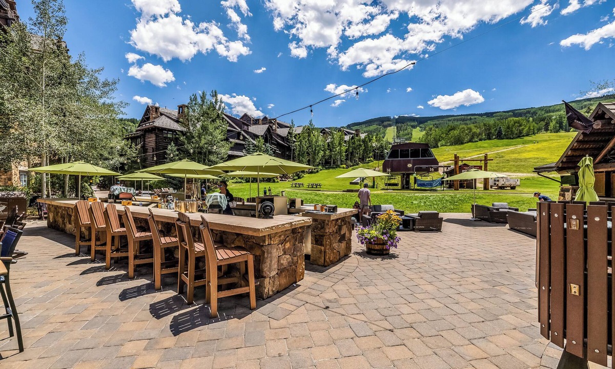 Avon Apartment | !RITZ SUMMER -LOVE IT! LUXE KING STUDIO W/KITCHEN+ SOFABED-POOL,HIKE, AWESOME!