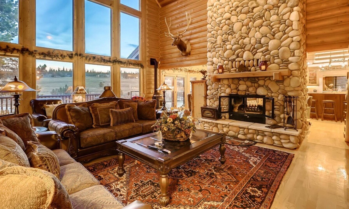 Alma House | River Ranch Lodge: 28-Min To Breck, Private Hot Tub, Pool Table, Shuffleboard
