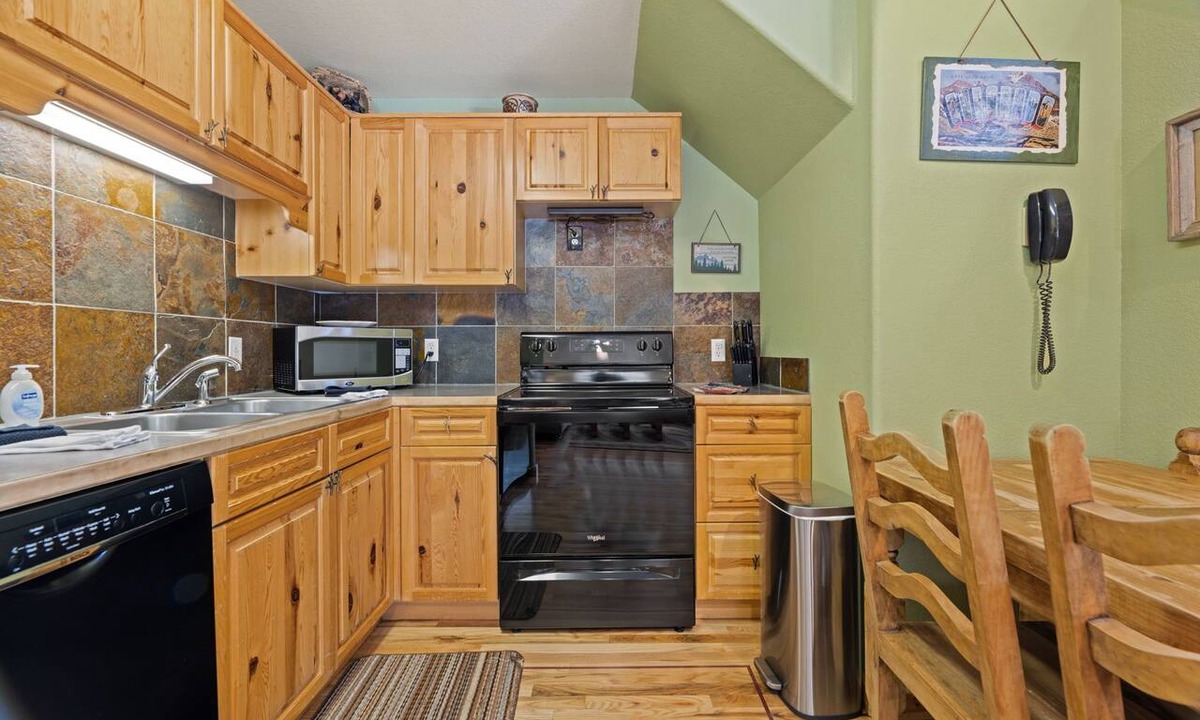 Fall River Estates Condo | Riverfront Fall River Condo Fireplace Close to RMNP