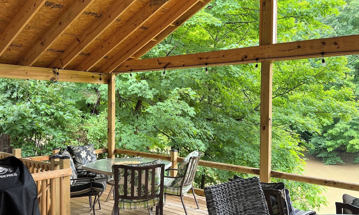 Austinburg Cottage | Rivers Nest -Paradise on the Deck