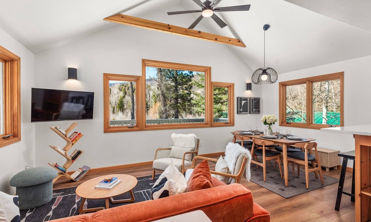 Redstone House | Riverside Retreat | Redstone’s Refined Hideaway
