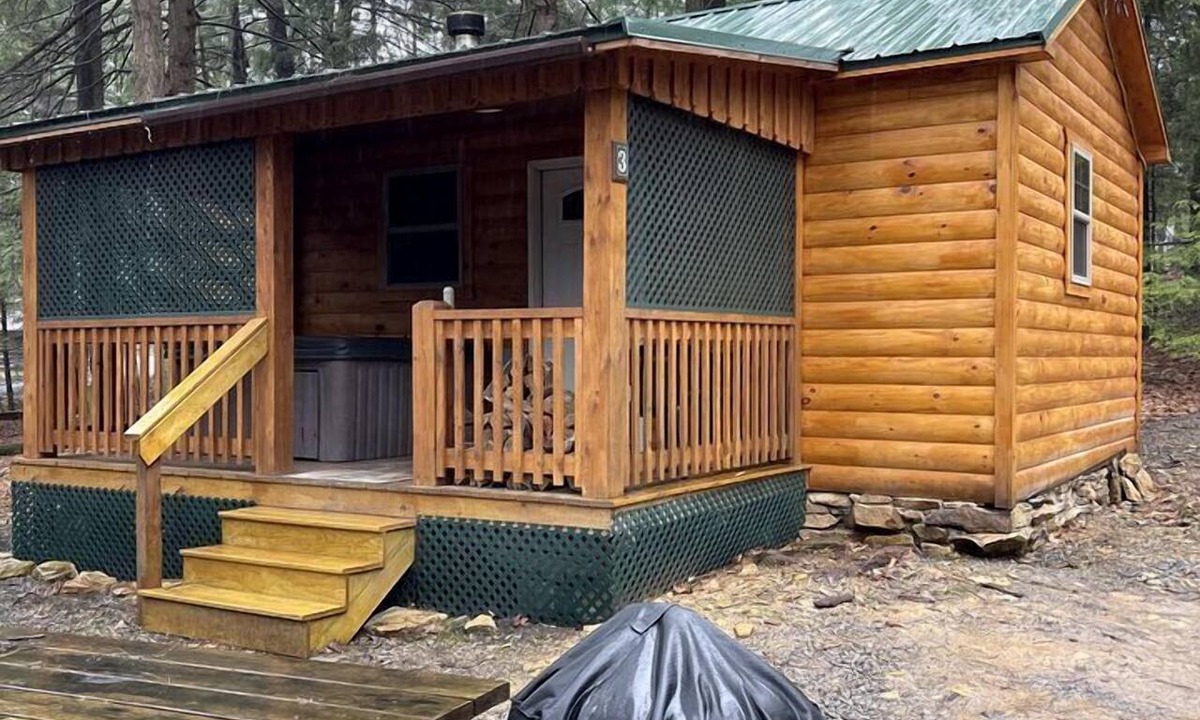 Clarington Cabin | Romantic Cabin Escapes to this Charming Cook Forest Rental with Private Hot Tub