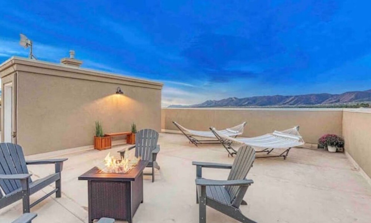 Palmer Lake House | Rooftop Patio, Hot Tub, EV charging, Mtn views, close to AFA!