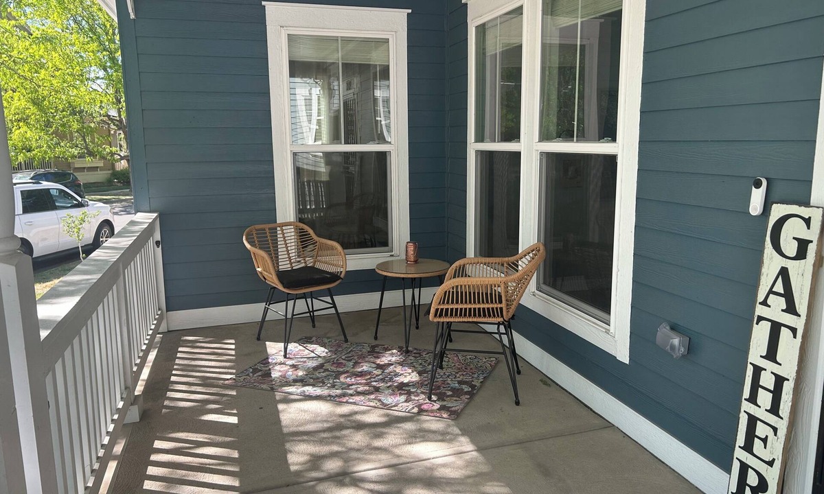 Henderson House | Room To Roam Retreat, 5 bed home, sleeps 9. only 29 min to Boulder for Sundance!