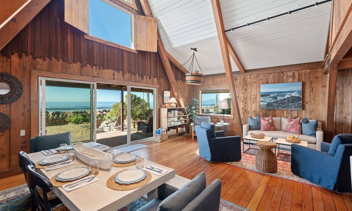 Ventura House | Saltwood Cabin - Oceanfront Bliss
