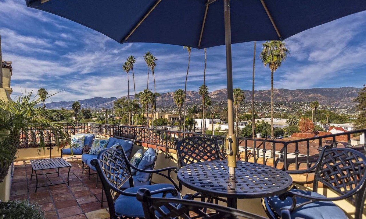 West Beach Condo | Santa Barbara Retreat w/Rooftop Terrace Sleeps 4
