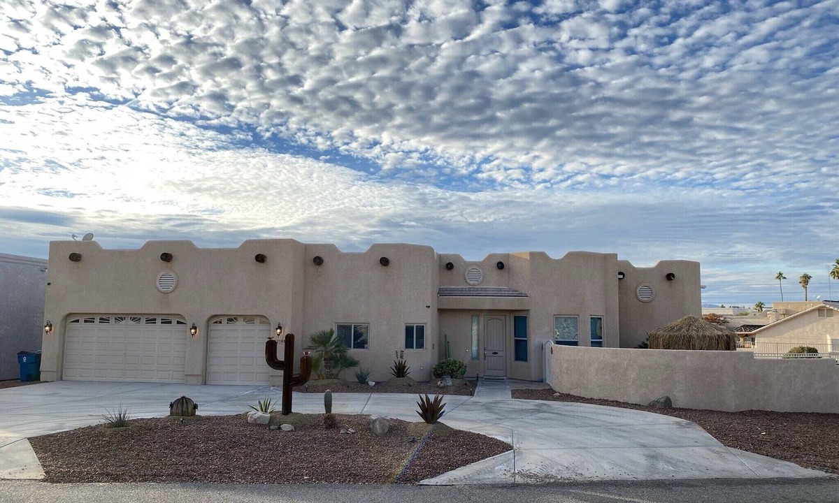 Residential Estates House | Santa Fe Lake Escape