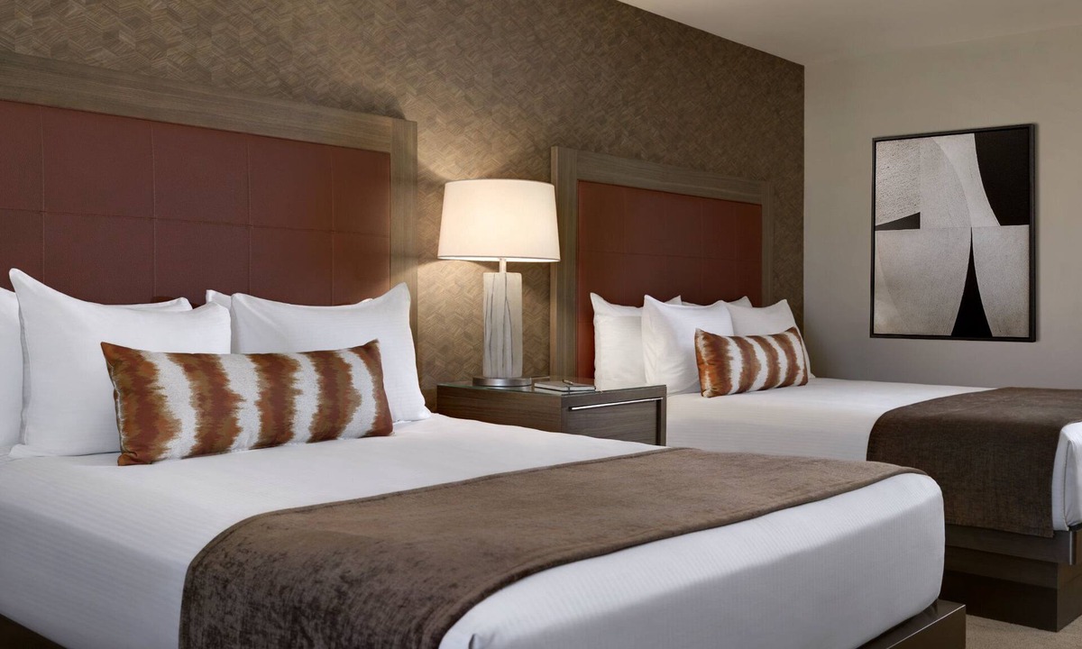 Centennial Hills Resort | Santa Fe Station Hotel & Casino