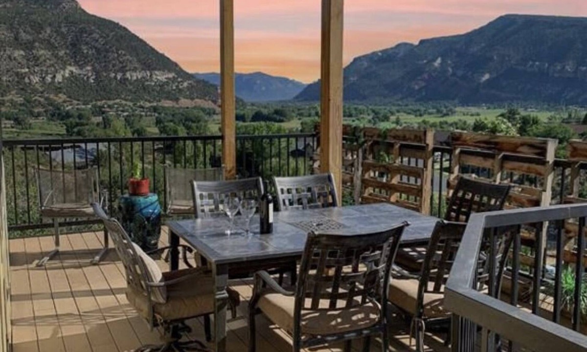 Durango House | Scenic 5BR Retreat w/Epic Views 5 Min to Downtown Durango