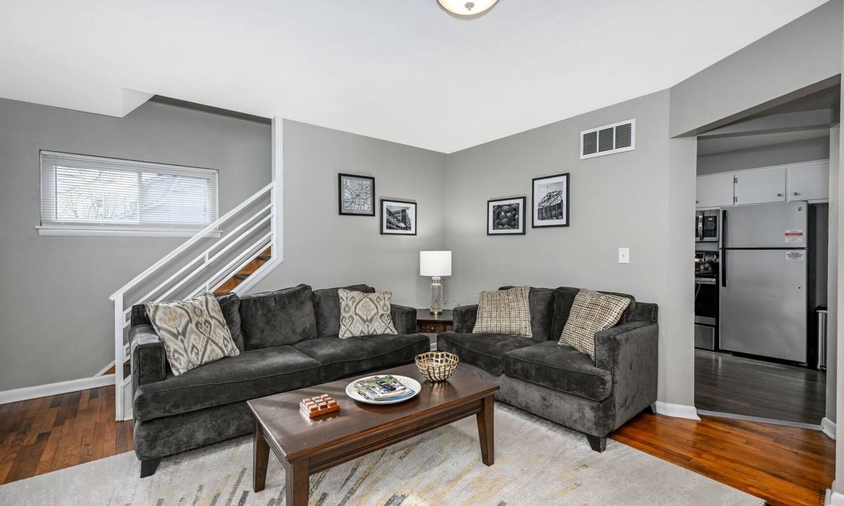 Northside House | Scenic hiking in Cuyahoga Valley National Park! 1BR house, central air & laundry