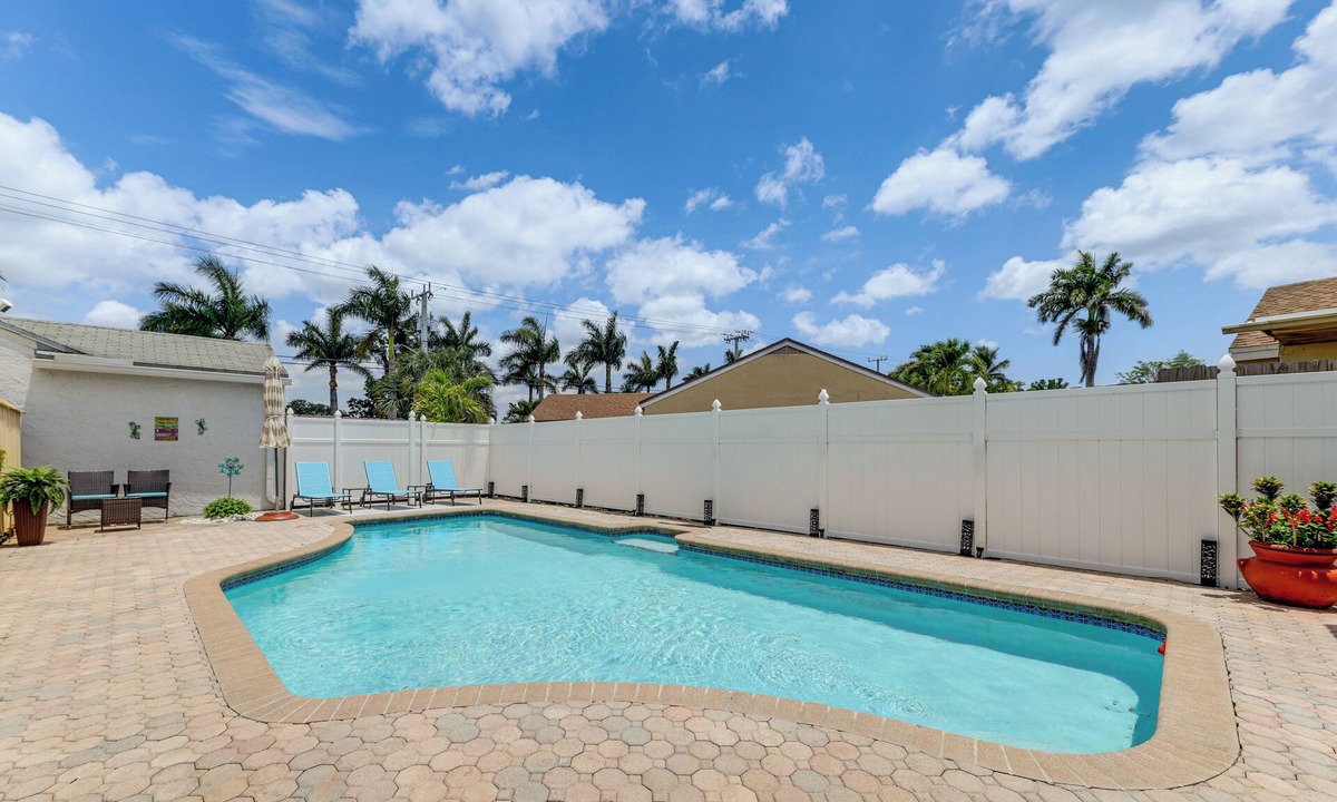 Whisper Walk House | Screened Patio + Pool: Work Remote in Boca Raton!