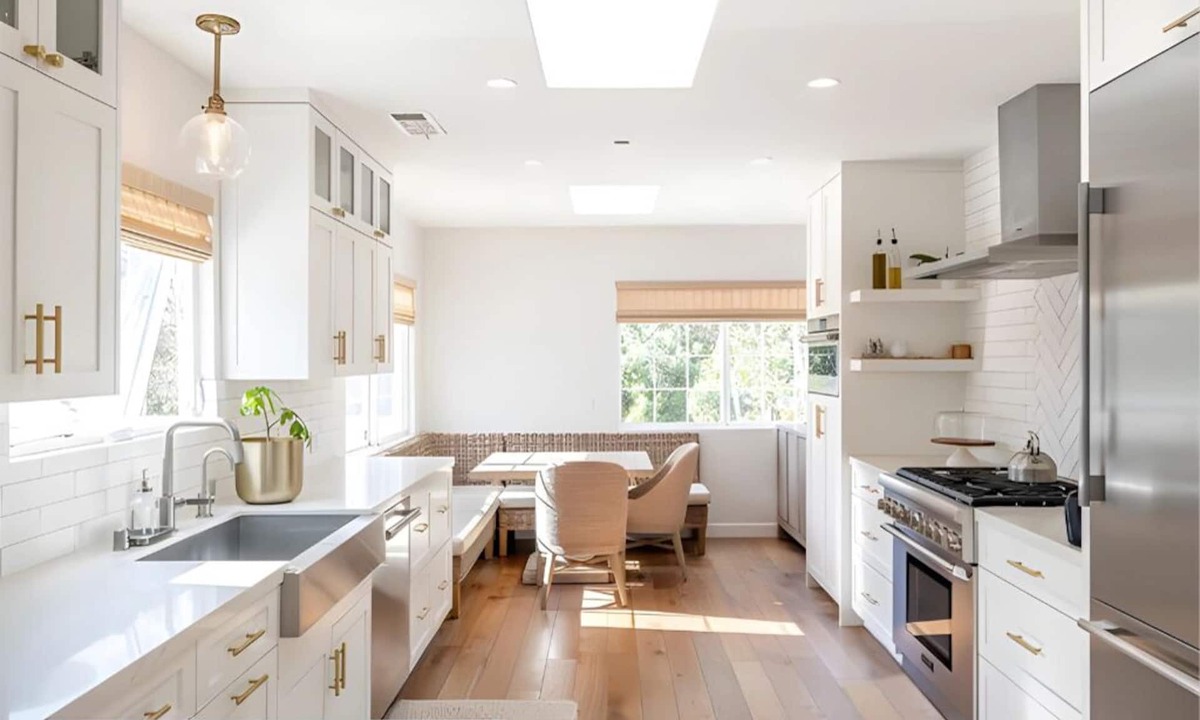 Tree Section House | Seaside Elegance Chic Getaway Near Downtown