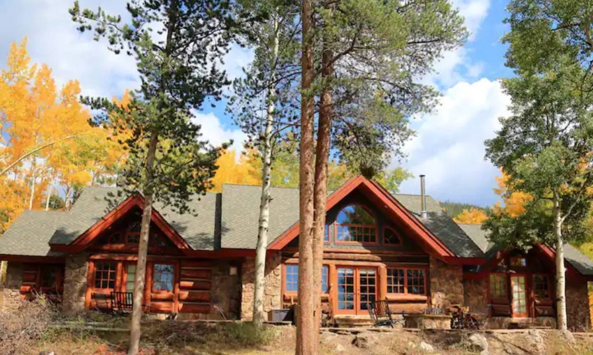 Granby Cabin | Secluded log cabin on Hurd Creek + Weddings/Events ♥