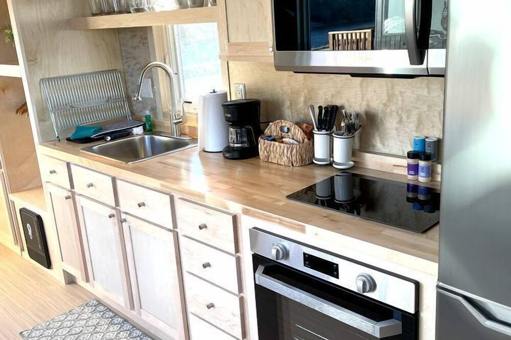 Pear Park Cabin | Secluded Tiny House Oasis in Grand Junction Perfect for Experiencing Nature in Comfort
