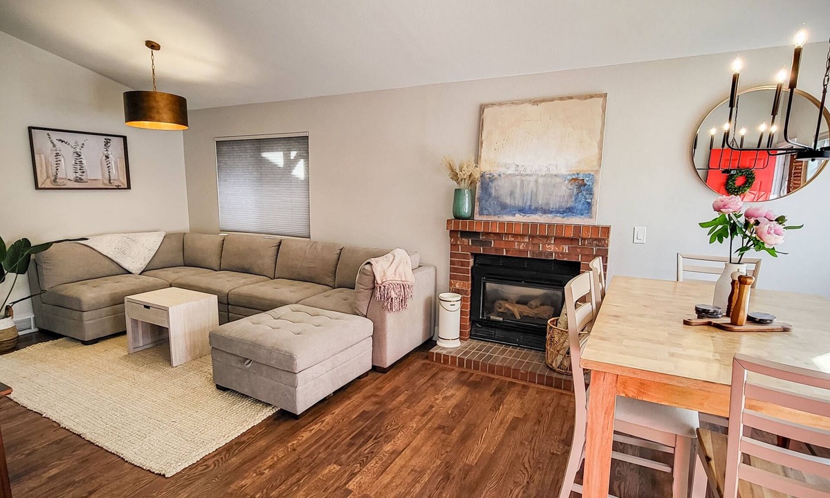 Berkley House | Serene 3bd House with Private Backyard Oasis