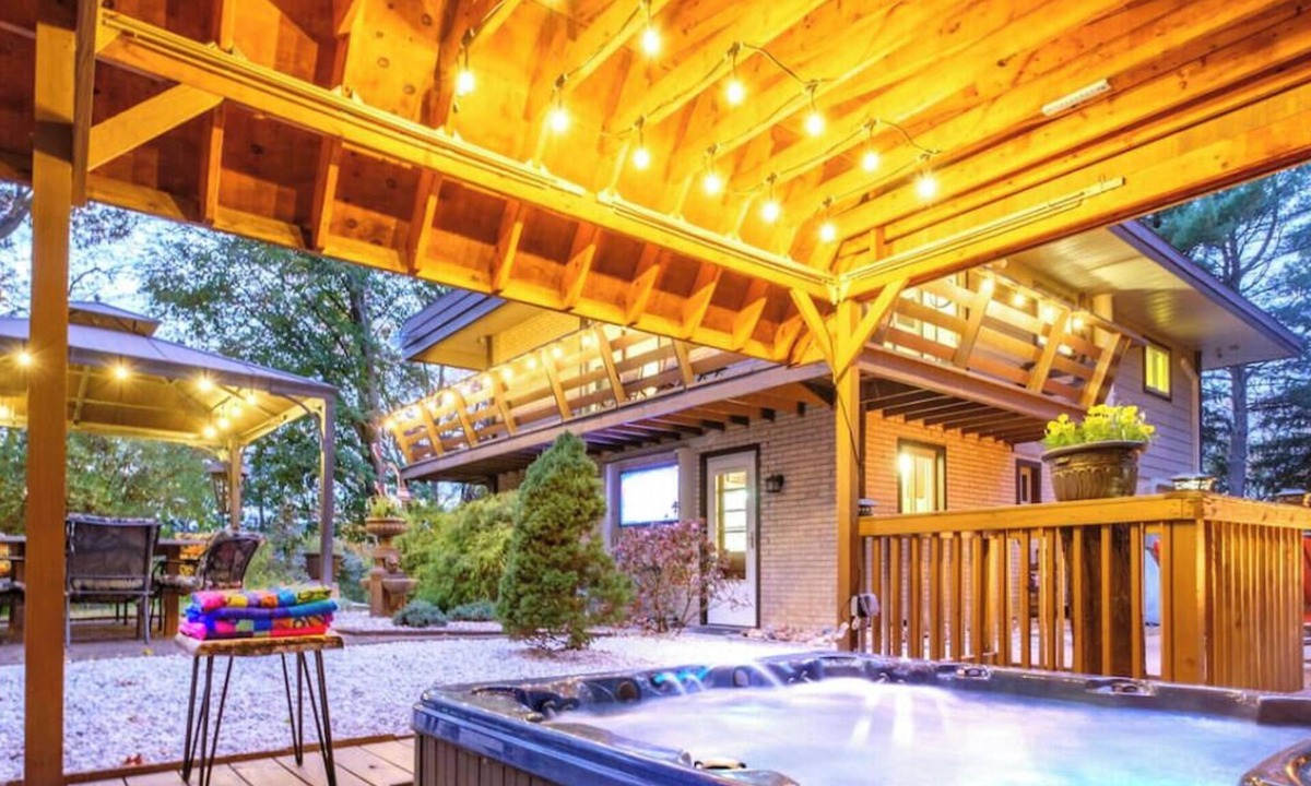 Etna House | Serene and Secluded Hilltop Hideaway. Hot Tub, Fire Pit