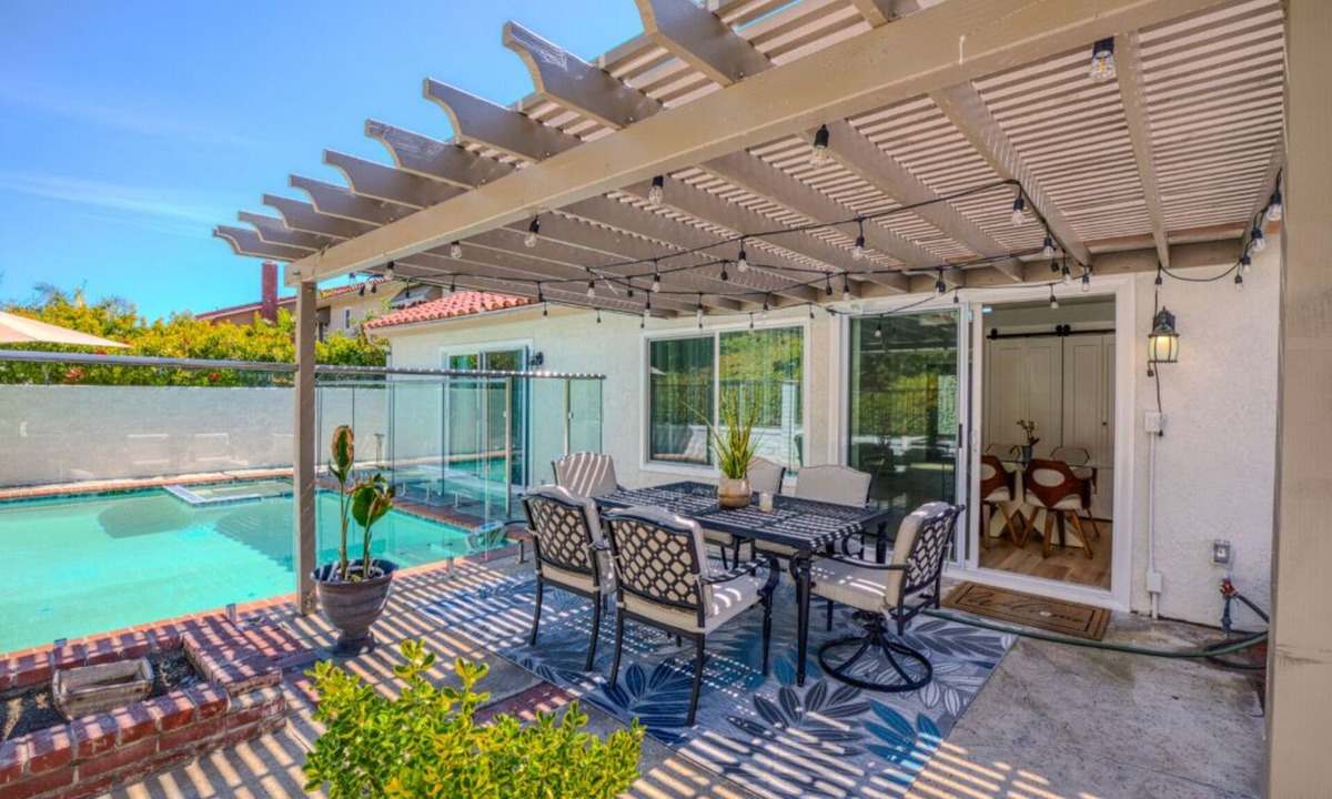 Mission Viejo House | Serene Lake Mission Viejo Pool Home w/h Barbecue-Spaciously Sleeps 12