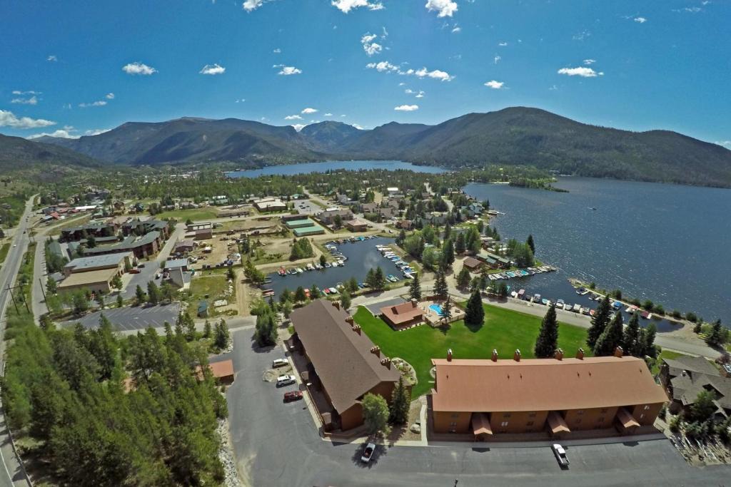 Grand Lake Apartment | Shadow Mountain Yacht Club #2 Condo
