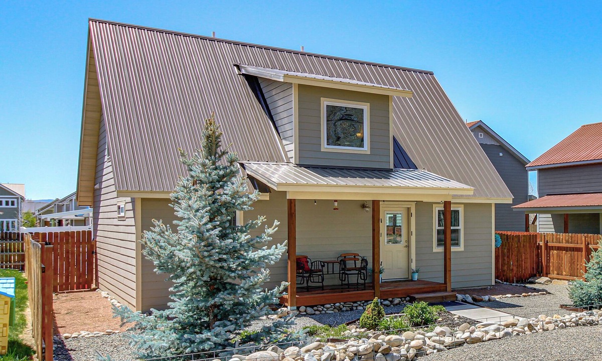 Gunnison House | Shuttle to Crested Butte! 2-Unit Gunnison Retreat
