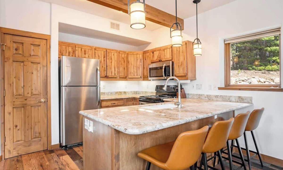 Old Town Condo | Signature Views | Hot Tub | Games