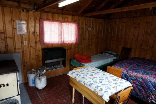 Bellvue House | Simple Mountain Cabin for a Rustic Mountain Retreat near Well Gulch Nature Trail, company