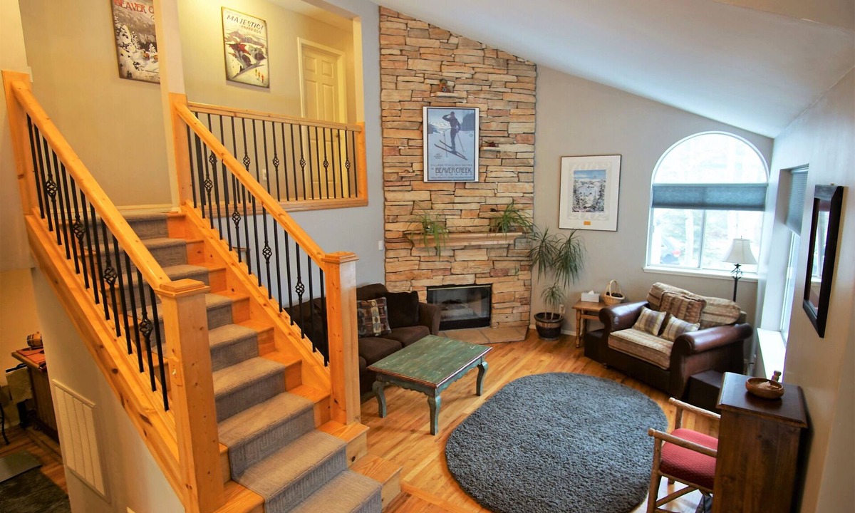 Avon House | Single family home near Beaver Creek with private fenced yard