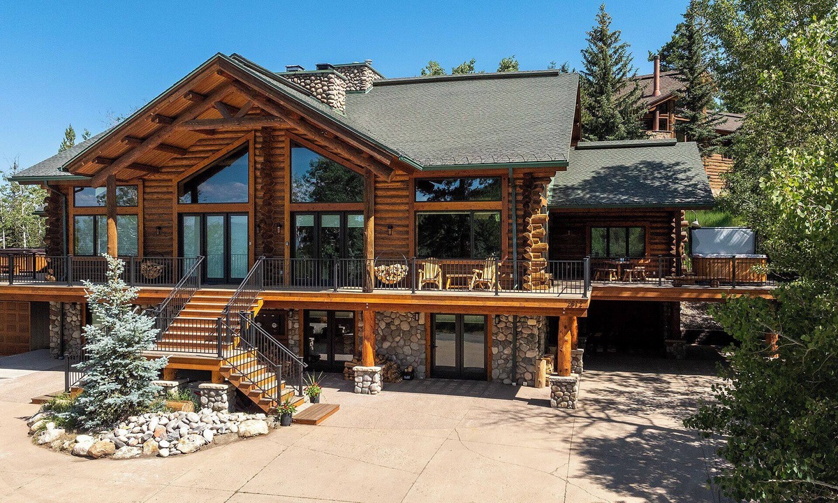 Steamboat Springs Cabin | Ski-In Luxury Log Lodge w/Hot Tub & Wild Blue Gondola Views