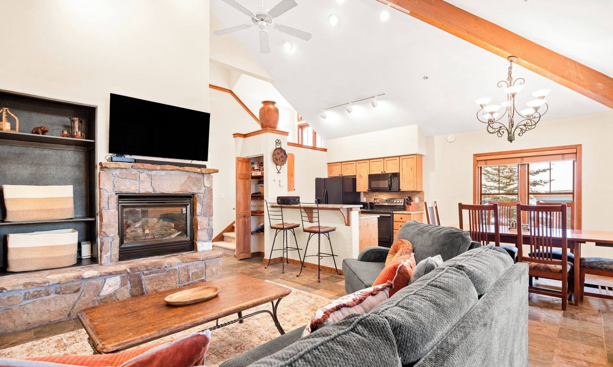 Breckenridge Condo | Ski In/Out at Snowflake Lift; Walk to Town/Hikes