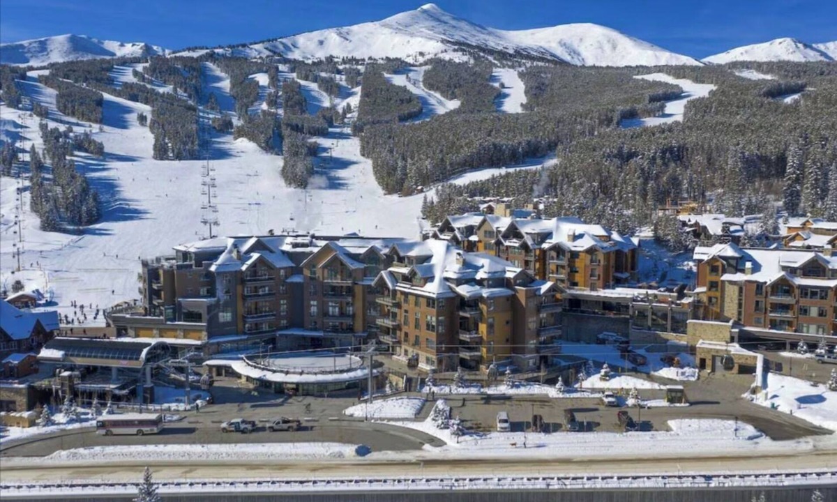 Peak 8 Hotel | Ski In Ski Out Luxury 3BR Grand Colorado Peak 8 - April 4 - April 11, 2027