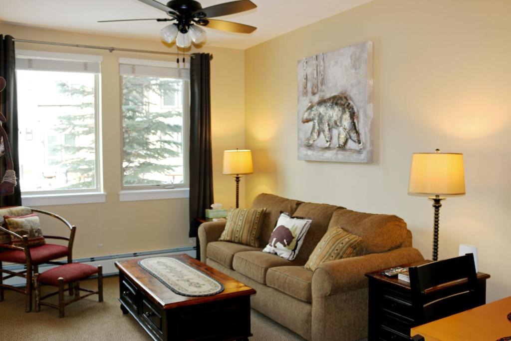 Winter Park Hotel | Ski-In Ski-Out Modern Mountain Condo